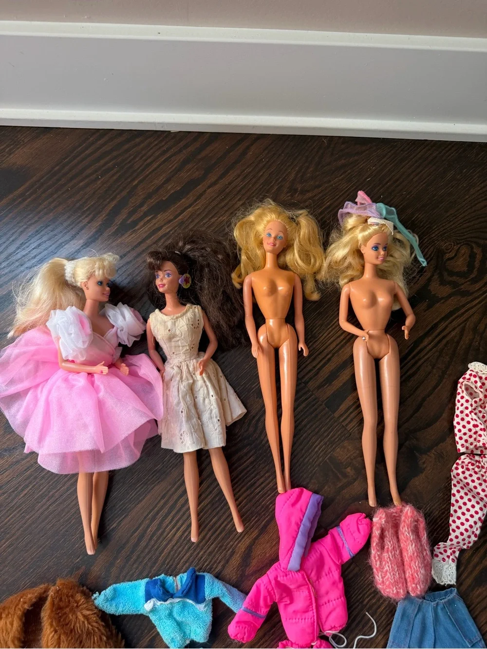 Lot of vintage Barbie clothes/ Barbies